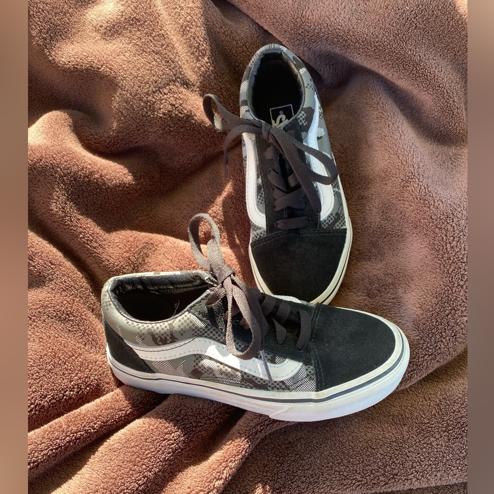 Little boys size 1 vans shoes